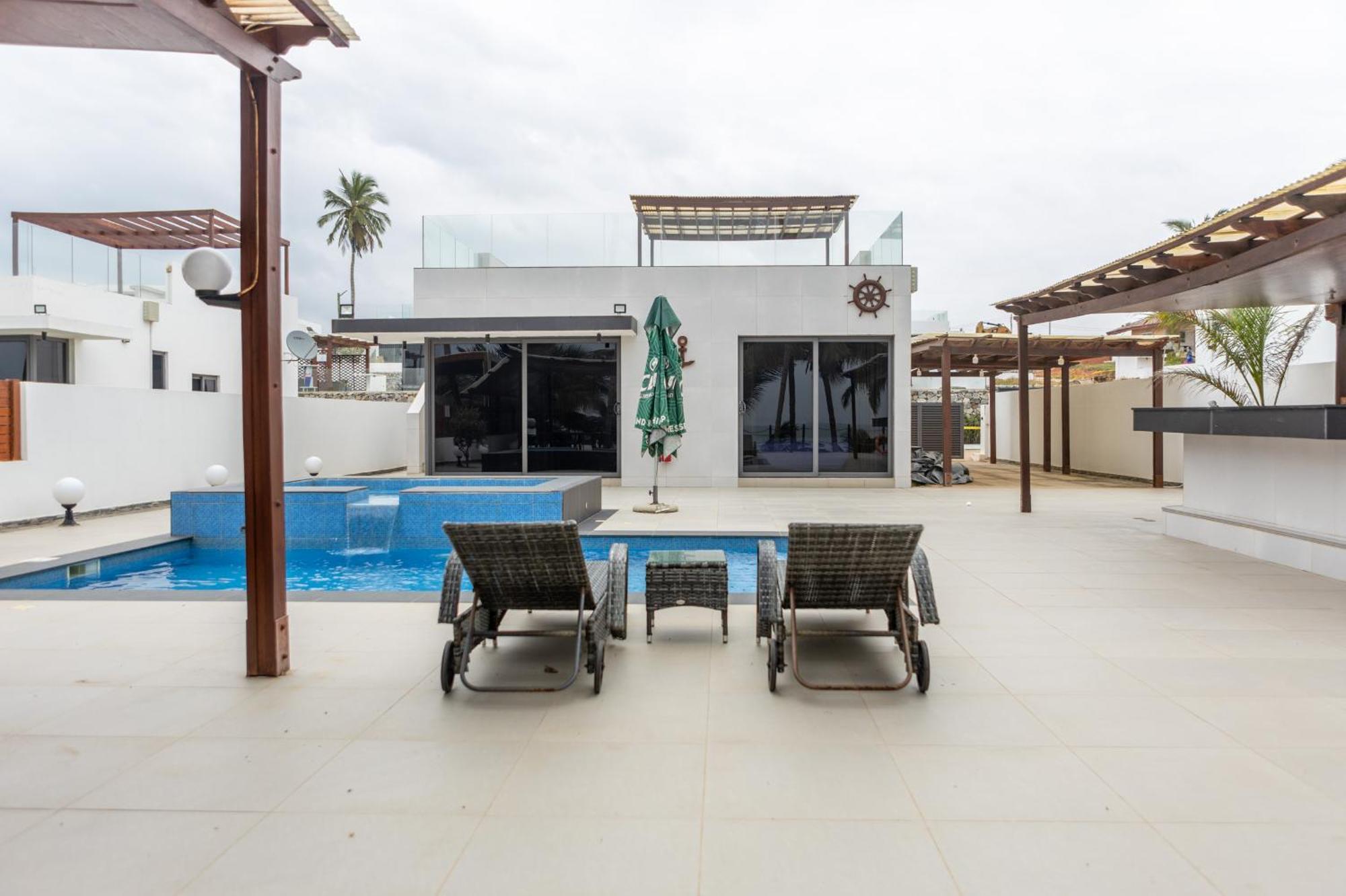 Tills Beach Resort Gomoa Fetteh Exterior foto